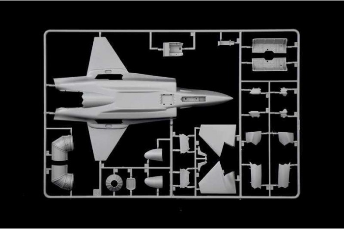 Italeri - JSF Program X-32A and X-35B (1:72) - 1419 - MJ Modelkits.com